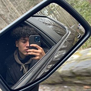 Meet your Posher, Zaniel